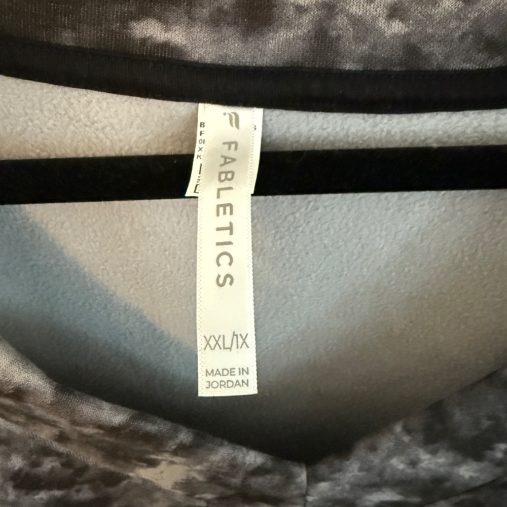 Fabletics High-Low V-Neck Sweatshirt - Picture 4 of 4